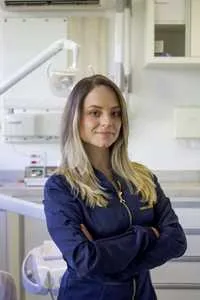 Dra. Luana Campos Mesquita — CRO-RS 26393 · Endodontia e Implantes · Hera Odontologia